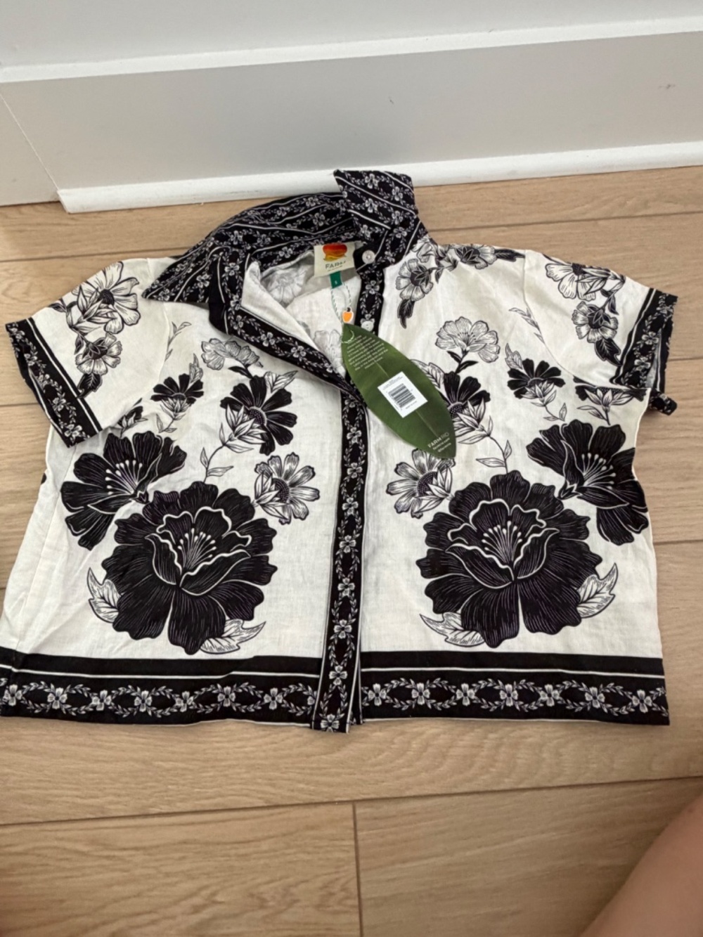 FARM Rio | Flower Leopard Cover-Up Shirt | Black and White | Size S | NWT